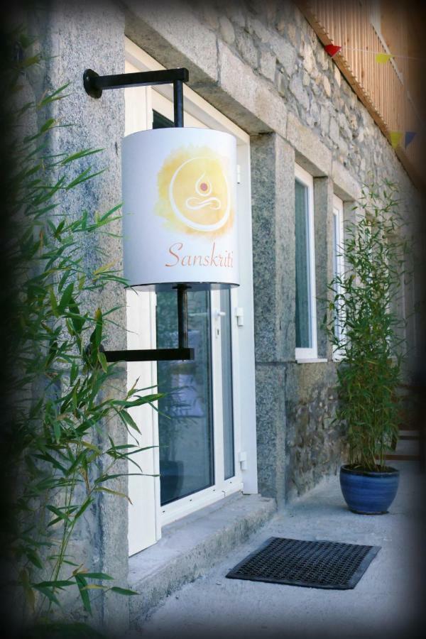 Sanskriti Hotel Scionzier Eksteriør billede